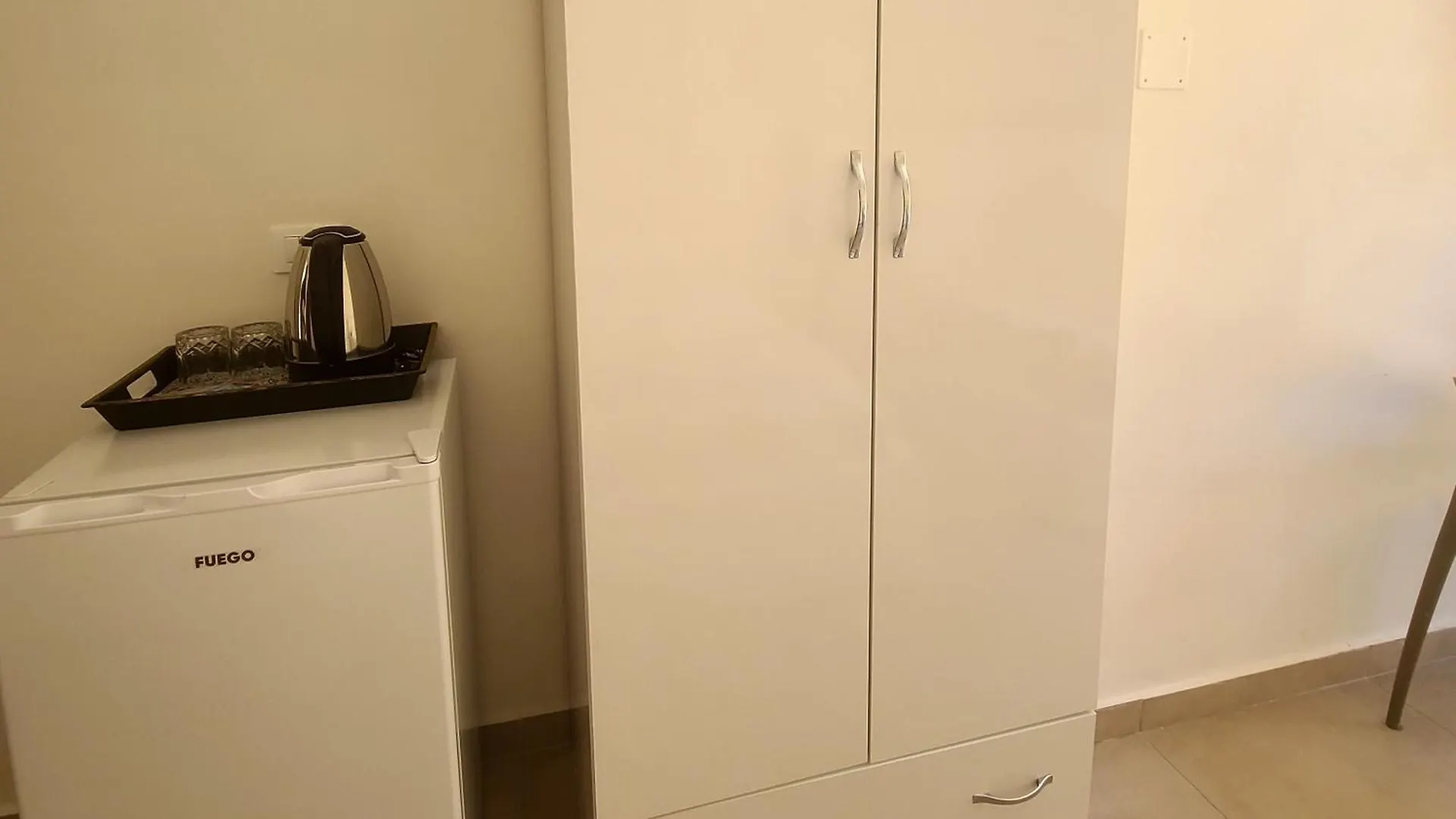Arli Eris Rent Rooms Vlorë Pensión