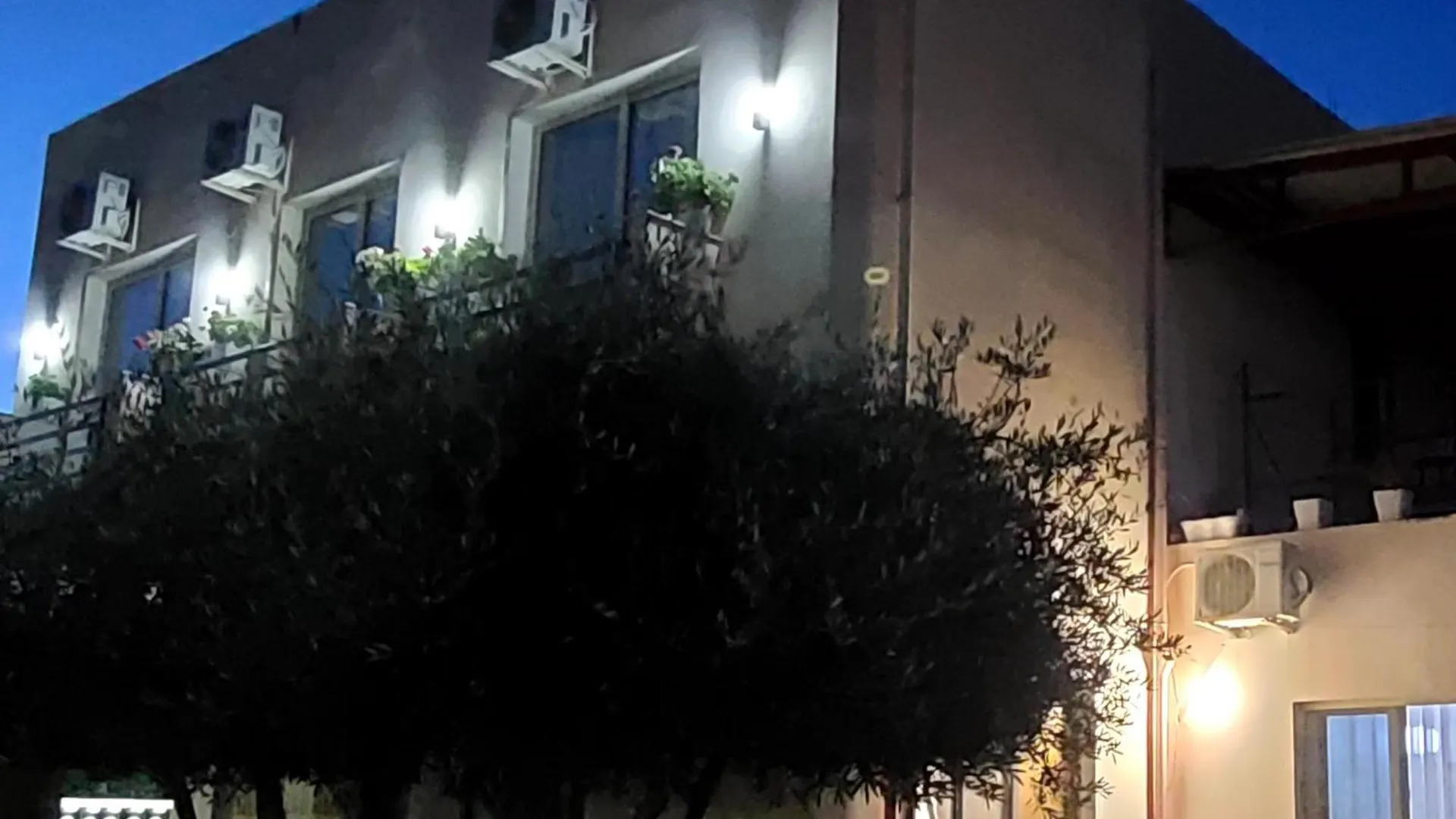 Arli Eris Rent Rooms Vlorë
