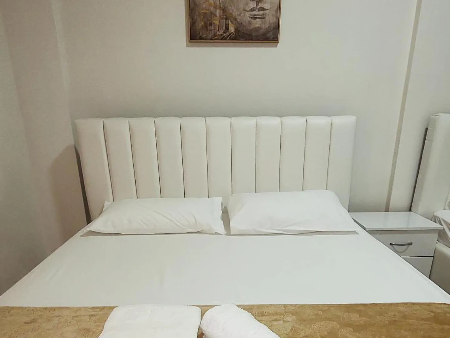 Arli Eris Rent Rooms Vlorë Pensión